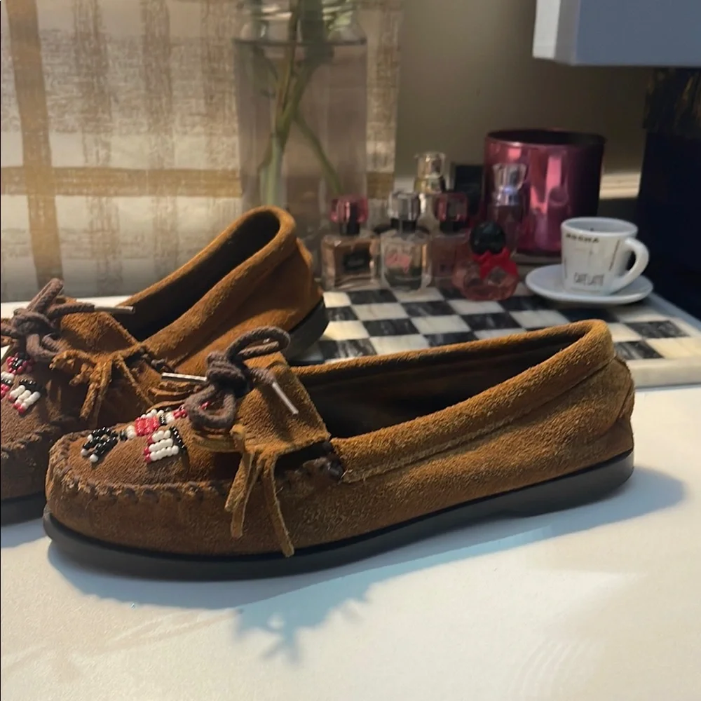 Minnetonka Leather Tan Moccasins with Beaded Accents - Picture 5 of 12